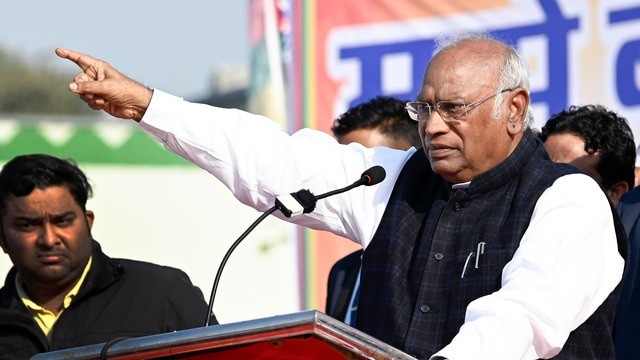 12 ज्योतिर्लिंगों में से एक लिंग मैं भी; मल्लिकार्जुन खरगे के बयान पर भाजपा हुई हमलावर