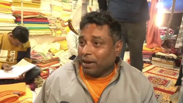 15 लाख की दुकान खरीदी, 70 लाख निवेश किए पर कुछ नहीं बिका...महाकुंभ आए व्यापारी सुरेश की कहानी भावुक कर देगी..