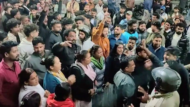 नैनीताल में बड़ा बवाल, बच्ची से रेप के बाद तोड़फोड़; मस्जिद पर भी पथराव
