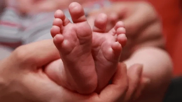 AP Crime: పసికందును అమ్మేసిన భార్యాభర్తలు! తల్లి ఒడికి చేర్చిన పోలీసులు