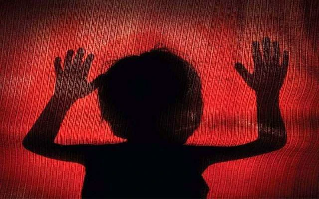 ഉന്തുവണ്ടിയില്‍ അഞ്ചു വയസുകാരന്റെ മൃതദേഹം, മരിച്ചത് ഭക്ഷണം കിട്ടാതെ