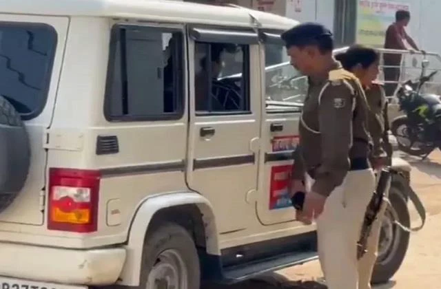 “पेट में बच्चा है, छोड़ दो…गिड़गिड़ाती रही गर्भवती महिला, लेकिन दरिंदे जेठ का नहीं पसीजा दिल, खेत में किया दुष्कर्म “पेट में बच्चा है, छोड़ दो…गिड़गिड़ाती रही गर्भवती महिला, लेकिन दरिंदे जेठ का नहीं पसीजा दिल, खेत में किया दुष्कर्म