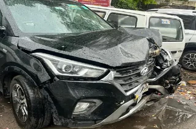 जयपुर में विधानसभा के सामने विधायक की बेटी की कार का भीषण हादसा