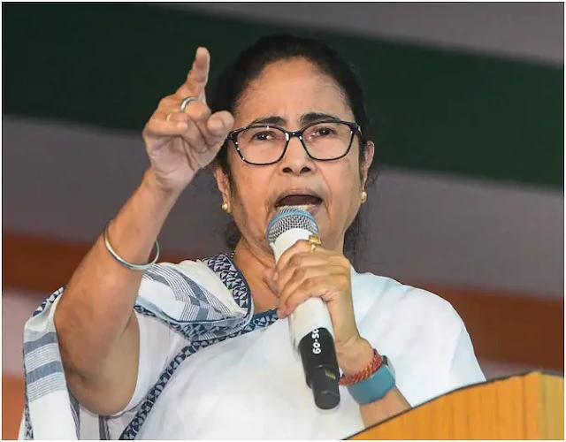 হারানো গদিতেই কি মায়া মমতার! সোশ্যাল মিডিয়ায় এখনও পরিচয় বদলাননি প্রাক্তন মুখ্যমন্ত্রী