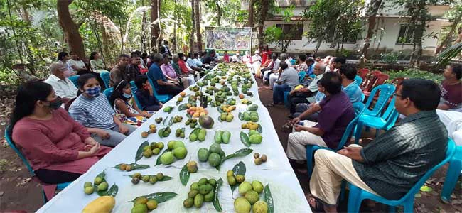 Mango village : ఆ ఊరి నిండా నోరూరించే మామిడి పండ్ల మజానే!
