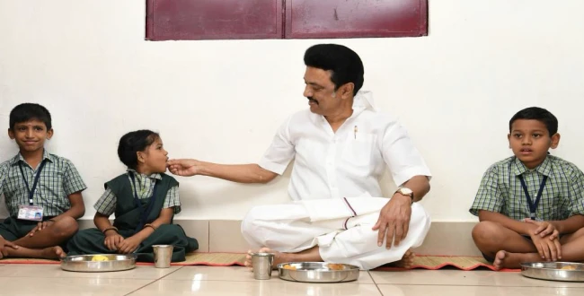 அனைத்து பள்ளிகளிலும் காலை சிற்றுண்டி திட்டம்.!! முதல்வர் மு.க ஸ்டாலின் அறிவிப்பு!!