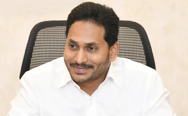 పెద్ది శ్రీను కుటుంబంపై సీఎం జగన్ వీడియో ట్వీట్