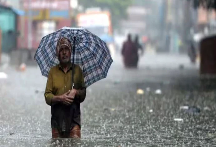 अलर्ट! उत्तर प्रदेश में 48 घंटे भारी, इन आठ जिलों में होगी भारी बारिश