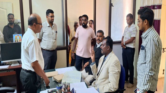 ಸರ್ಕಾರಿ ಆಸ್ಪತ್ರೆಗೆ ನ್ಯಾಯಾಧೀಶರ ಭೇಟಿ-ವೈದ್ಯರಿಗೆ ತರಾಟೆ