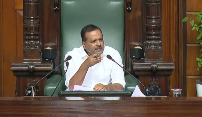 Karnataka Assembly :  ಸದನಕ್ಕೆ ಬಂಕ್‌ ಹಾಕಬೇಡಿ - ಶಾಸಕರ ಕಿವಿ ಹಿಂಡಿದ ಖಾದರ್‌ ಮೇಷ್ಟ್ರು!