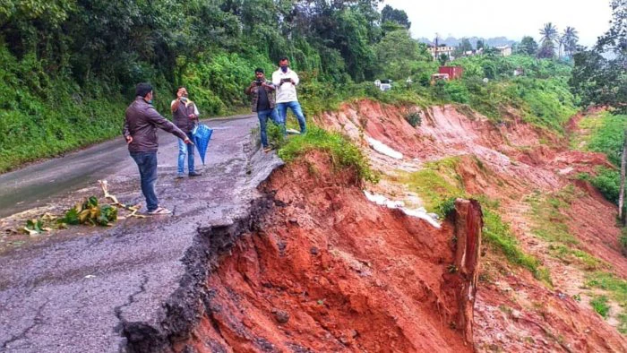 Vehicles from Mangaluru to Bengaluru stranded due to landslide