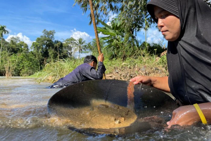 झोला लेकर दौड़ पड़ते हैं लोग! सोने की ऐसी नदी भारत में भी, जहां मुफ्त में मिलता है गोल्ड