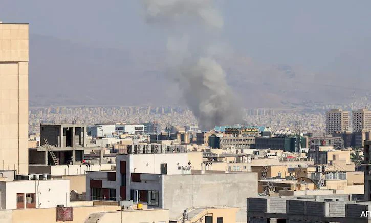 ട്രംപിന്റെ ഭീഷണി; ഇറാനിലെ ഇന്ത്യക്കാര്ക്കായി എംബസി ജാഗ്രതാ നിര്ദ്ദേശം പുറപ്പെടുവിച്ചു