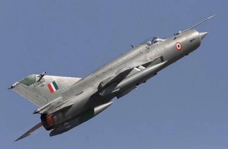 BIG NEWS:ಭಾರತೀಯ ವಾಯುಪಡೆಯ MiG-21 ವಿಮಾನ ಪತನ : ಪೈಲಟ್ ಸಾವು | MIG-21
