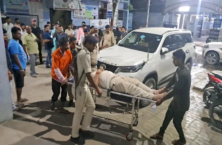BREAKING : ಬಿಹಾರದಲ್ಲಿ ತೇಜಸ್ವಿ ಯಾದವ್ ಬೆಂಗಾವಲು ವಾಹನಕ್ಕೆ ಟ್ರಕ್ ಡಿಕ್ಕಿ : ಮೂವರು ಭದ್ರತಾ ಸಿಬ್ಬಂದಿಗಳಿಗೆ ಗಾಯ.!