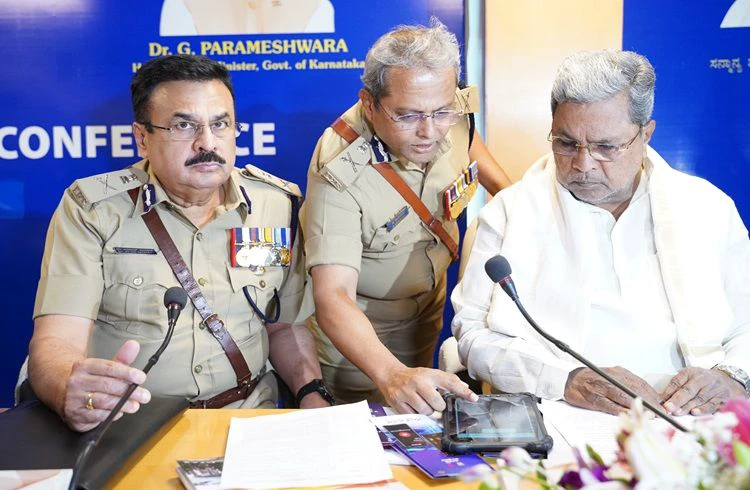 ರಾಜ್ಯ ಸರ್ಕಾರದಿಂದ ಕೋಮುಗಲಭೆ, ಕ್ರೈಂ ತಡೆಗೆ ಮಹತ್ವದ ಕ್ರಮ: ಈ ತಂತ್ರಾಂಶ, ಕೈಪಿಡಿಗಳನ್ನು ಸಿಎಂ ಬಿಡುಗಡೆ