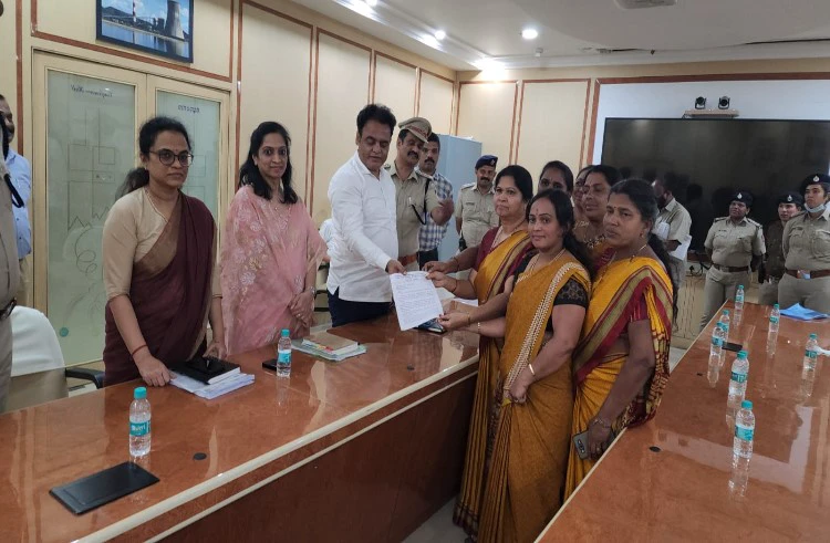 ಧರಣಿ ನಿರತ 'ಅಂಗನವಾಡಿ ಕಾರ್ಯಕರ್ತೆ'ಯರ ಜತೆ ಸಚಿವ ಅಶ್ವತ್ಥನಾರಾಯಣ ಸಭೆ ; ಬೇಡಿಕೆ ಈಡೇರಿಕೆ ಭರವಸೆ