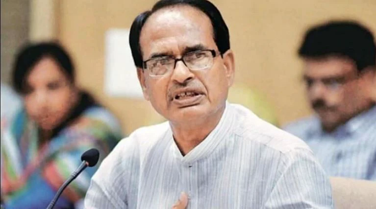 Bhopal: Govt to run in accordance with my will, tell me if anyone has any problem, I will shift him within no time, says Chouhan to officers