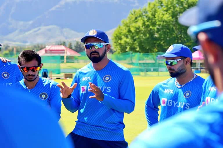 IND vs SA 1st ODI: టాస్​ గెలిచి బ్యాటింగ్ ఎంచుకున్న దక్షిణాఫ్రికా
