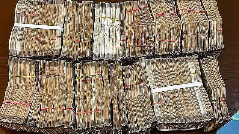Maharashtra Elections | ವ್ಯಾನ್‌ನಲ್ಲಿ ಸಾಗಿಸುತ್ತಿದ್ದ ₹3.70 ಕೋಟಿ ನಗದು ವಶ