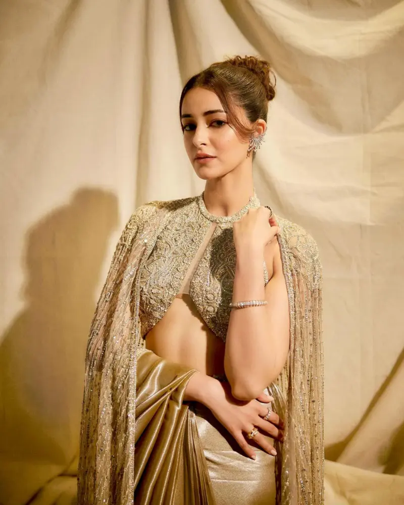 Is This Janhvi, Ananya's Fave Wedding Accessory?