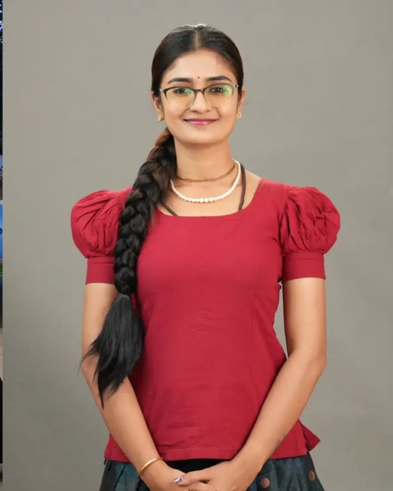 Pooja Manikrao Kendre : సినిమాలో అలా అమాయకంగా.. సోషల్ మీడియాలో ఇలా మోడ్రన్ గా..