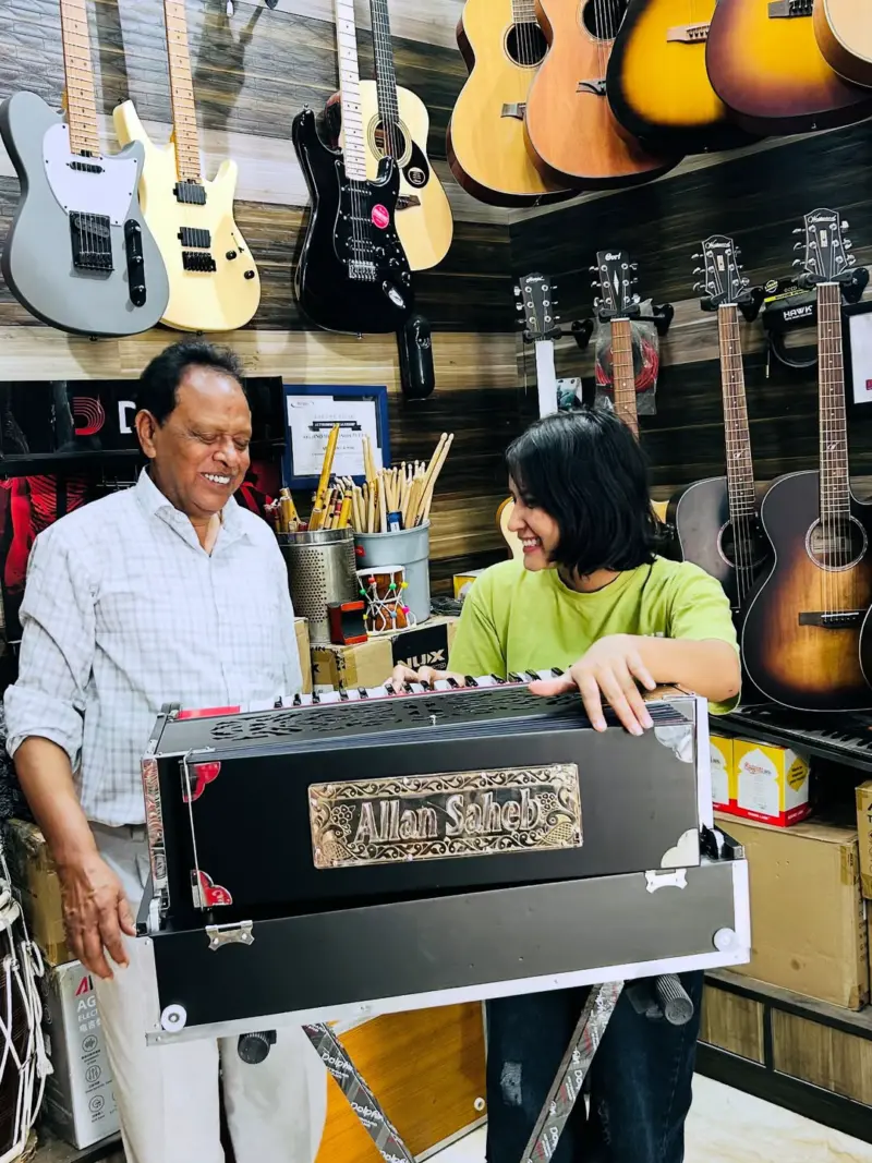9 Music Stores in Lucknow where every visit sounds better