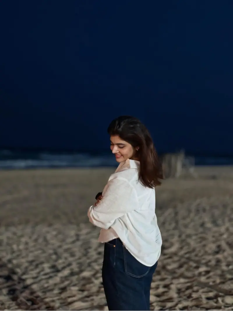 Rithu Chowdary : బీచ్ లో సేద తీరుతున్న రీతూ చౌదరి.. ఫొటోలు..
