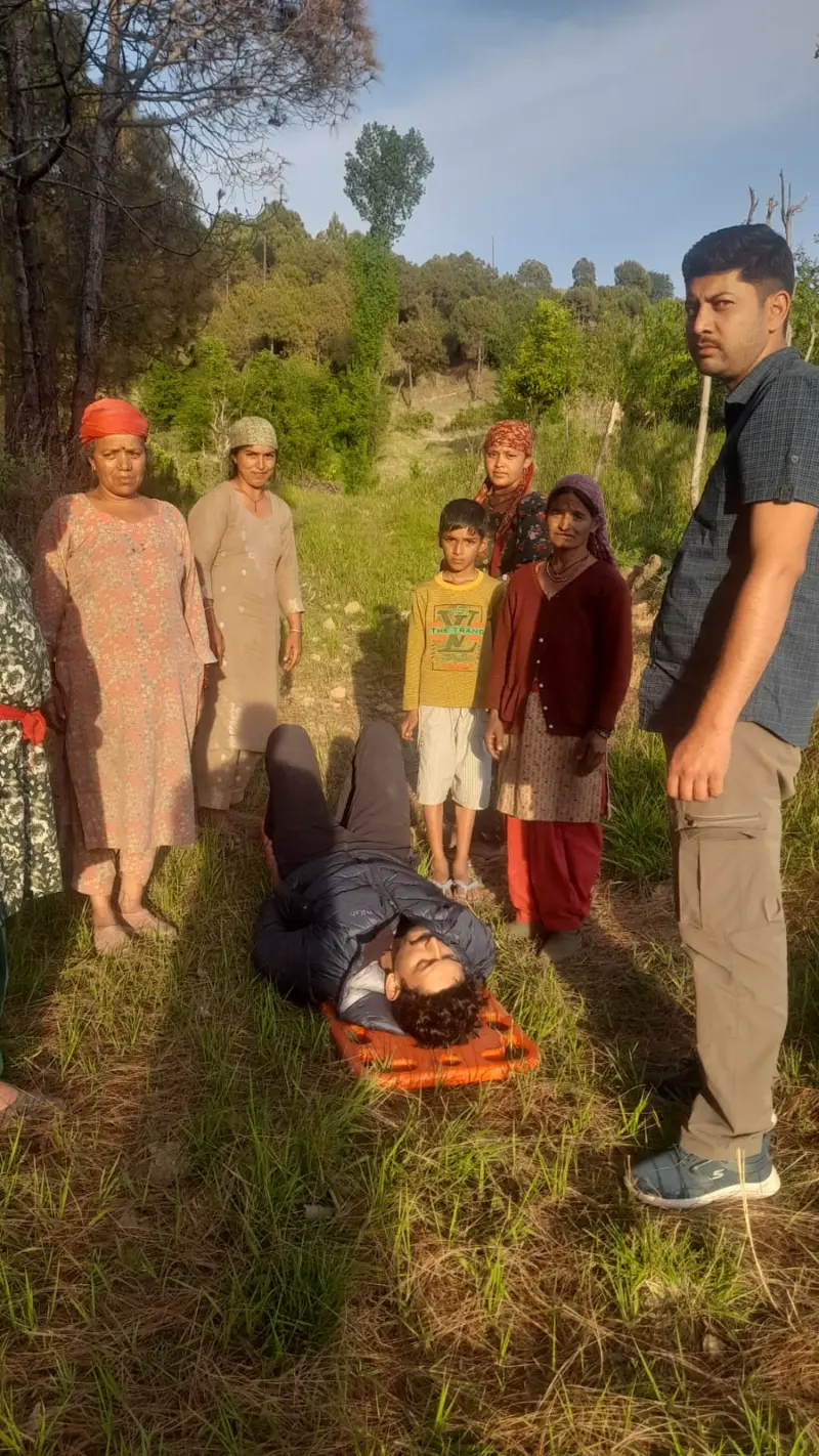 Mumbai paraglider injured in accident near Garlok at Padhar in Mandi.