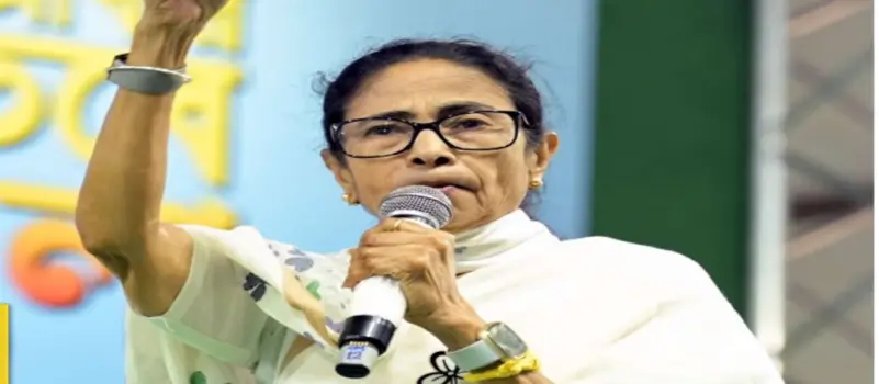 তৃণমূল আর শাসক দল নয়! ক্ষমতার বাইরে থেকে কি পঞ্চায়েত ও পুরসভা বাঁচাতে পারবেন মমতা?
