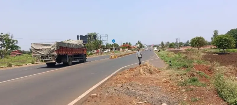 बसवण कुडची गावच्या प्रवेशद्वाराजवळ रुंदीकरण करण्याची मागणी