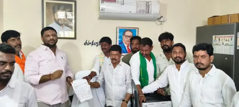 రోడ్డెక్కిన రైతన్నలు.. సుల్తాన్‌పూర్ టు చౌటకూర్ భారీ బైక్ ర్యాలీ!