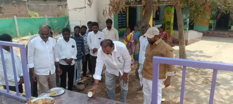 ఎంపీపీ ఎస్ పాఠశాలలో మరుగుదొడ్ల ప్రారంభోత్సవం