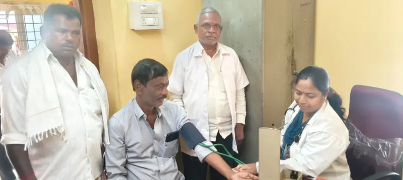 ఆయుర్వేదిక్ హాస్పిటల్ ఆధ్వర్యంలో ఉచిత మందుల పంపిణీ