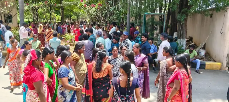 లిక్కర్ కంపెనీ సూపర్ వైజర్ ఆగడాలు.. లైంగిక వేధింపులపై మహిళా కార్మికుల ధర్నా!