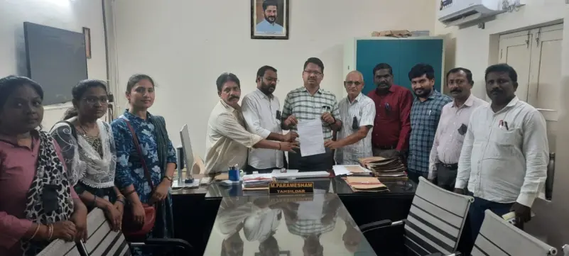 ఉద్యోగుల పెండింగ్ సమస్యలు పరిష్కరించాలి