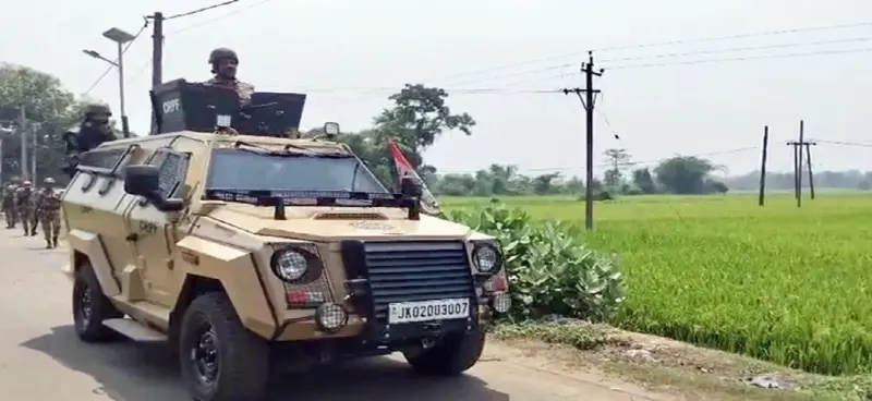 রিটার্নিং অফিসারের বিরুদ্ধেই বিস্ফোরক অভিযোগ! স্ট্রং রুমের ভেতর ঠিক কী ঘটছে? তোলপাড় রাজ্য রাজনীতি