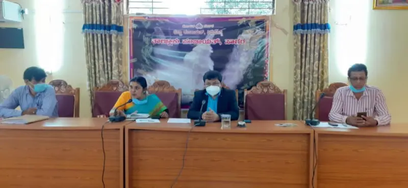 ನಾಟಿ ಔಷಧ ವಿತರಣೆಗೆ ಗ್ರಾಮಸ್ಥರ ವಿರೋಧ