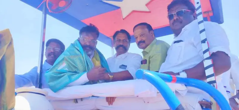 சிதம்பரத்தில் திருமா. வித்தியாசக் காட்சிகள்: கள நிலவரம் சொல்லும் காந்தி