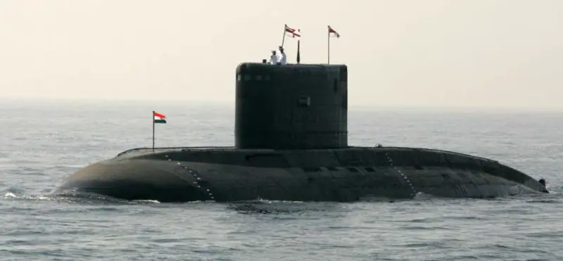 भारत- श्रीलंकेतील सागरी सहकार्य बळकटीकरणासाठी INS Sindhukesari कोलंबोत
