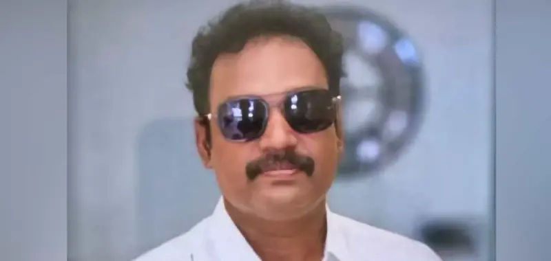 യൂണിഫോമില്‍ ബാറില്‍ കയറി മദ്യ സല്‍ക്കാരത്തില്‍ പങ്കെടുത്തു; എക്‌സൈസ് ഉദ്യോഗസ്ഥര്‍ക്ക് സസ്‌പെന്‍ഷന്‍