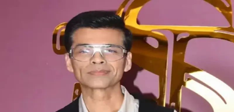 করণ জোহরের 'আনফলো' তালিকায় শাহরুখ-কারিনা! তোলপাড় নেটপাড়ায়, কারণ কী?