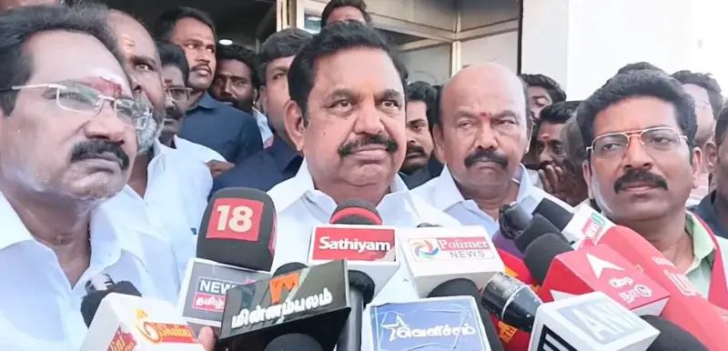 அரசு ஊழியர்களின் வாக்குறுதியை திமுக நிறைவேற்றவில்லை: எடப்பாடி தாக்கு!