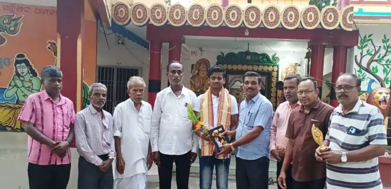 ଶ୍ରୀ ରାମଦୟା ପରିଷଦ ସୌଜନ୍ୟରୁ ମ୍ୟାଟ୍ରିକ ବ୍ଲକ ଟପ୍ପରଙ୍କୁ ସମ୍ବର୍ଦ୍ଧନା