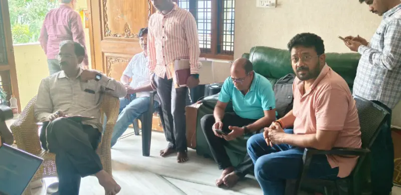 డిప్యూటీ కలెక్టర్ వంశీ మోహన్ అక్రమాస్తులు రూ.100కోట్ల పైనే..!