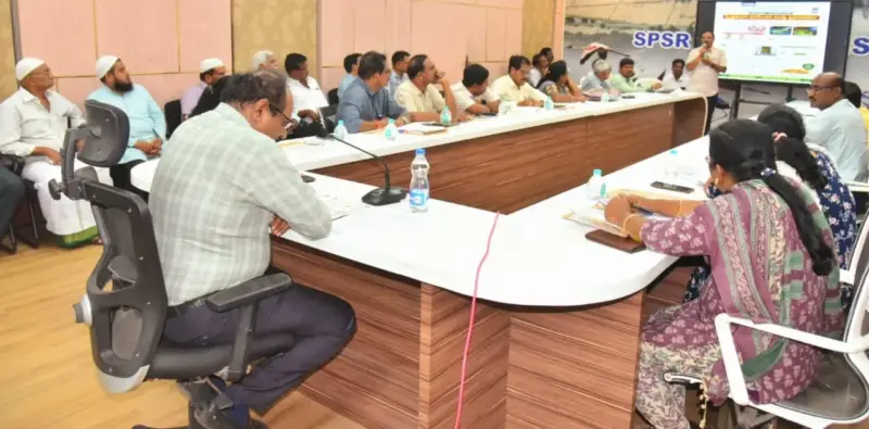 నెల్లూరు పండ్ల వ్యాపారులకు జేసీ వార్నింగ్!
