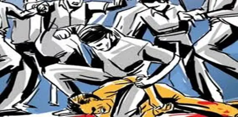 শিলিগুড়িতে ভয়াবহ গণপিটুনি! গরু চোর সন্দেহে পিলারে বেঁধে মার, প্রাণ গেল যুবকের!