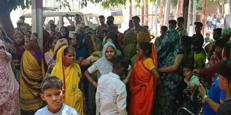 Firozabad News: फिरोजाबाद में स्मार्ट मीटर पर बवाल: महिलाओं का प्रदर्शन, AAP ने भी खोला मोर्चा