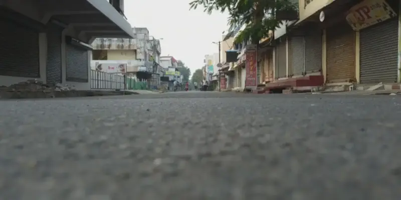 புதுச்சேரியில் முழு அடைப்பு போராட்டம்.! அத்தியாவசிய தேவைகளுக்கு மட்டும் அனுமதி.!