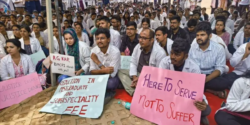 Karnataka resident doctors, PG medical students call off strike after 25 percent increase in stipend